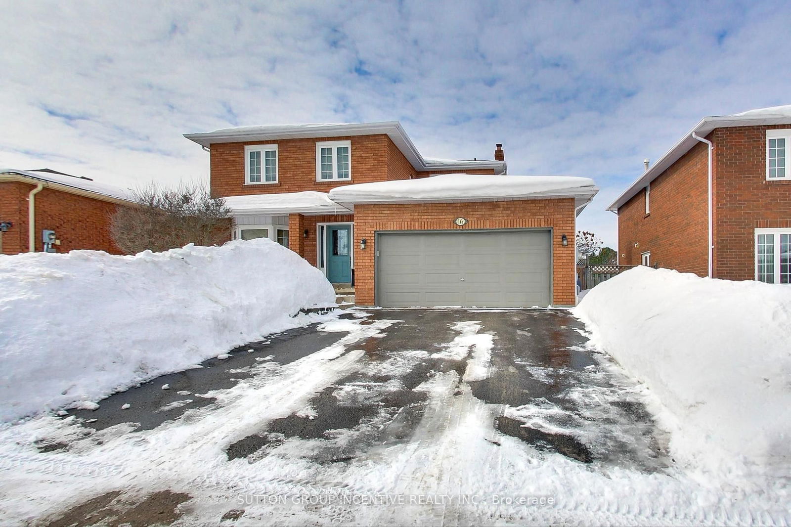 Detached House for sale at 16 Byron Crescent, Barrie, Allandale Heights, L4N 6G6 - MLS: S12005331