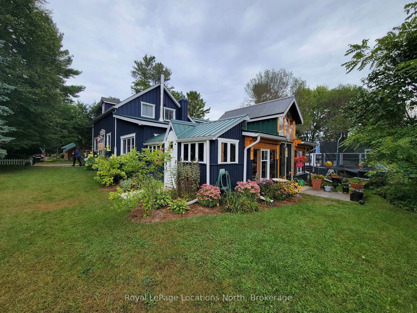 Detached House sold at 236 Phillips Street, Clearview, Stayner, L0M 1S0 - MLS: S12005803