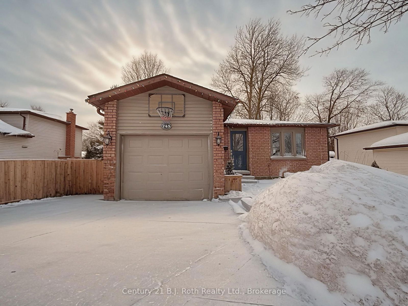 Building at 745 Algonquin Drive, Midland, Midland