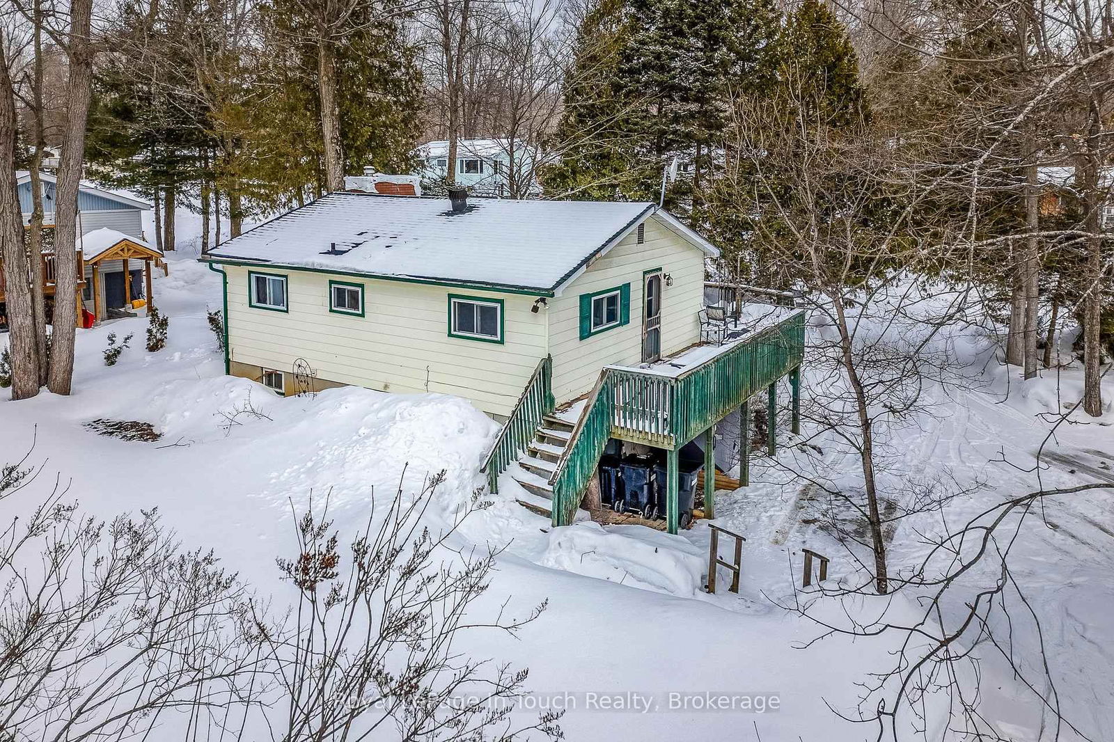 Detached House sold at 7 Dundee Drive, Tiny, Rural Tiny, L9M 0B3 - MLS: S12007984