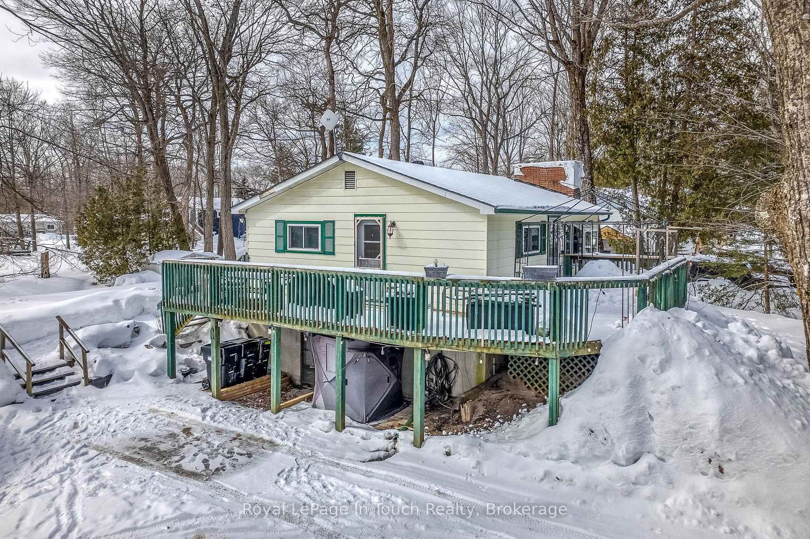 Detached House sold at 7 Dundee Drive, Tiny, Rural Tiny, L9M 0B3 - MLS: S12007984