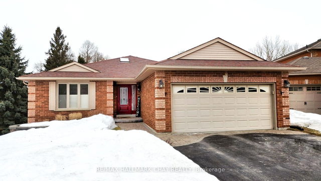 18 Dove Crescent