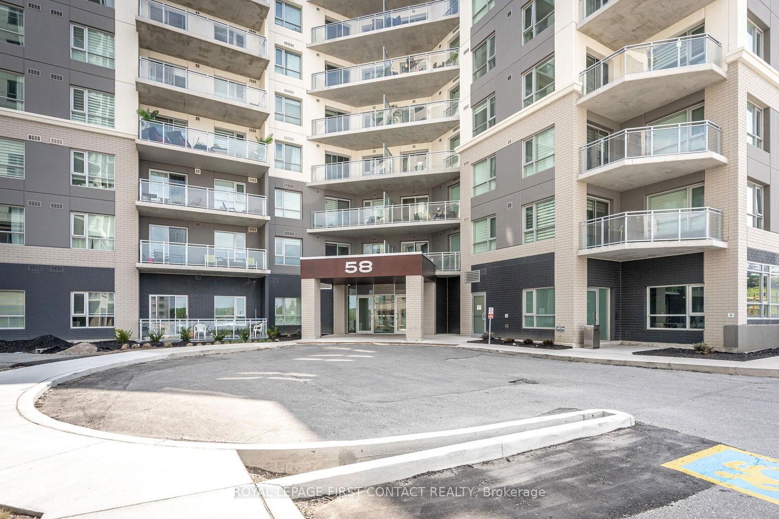 Condo for sale at 106-58 Lakeside Terrace, Barrie, Little Lake, L4M 0H9 - MLS: S12014744