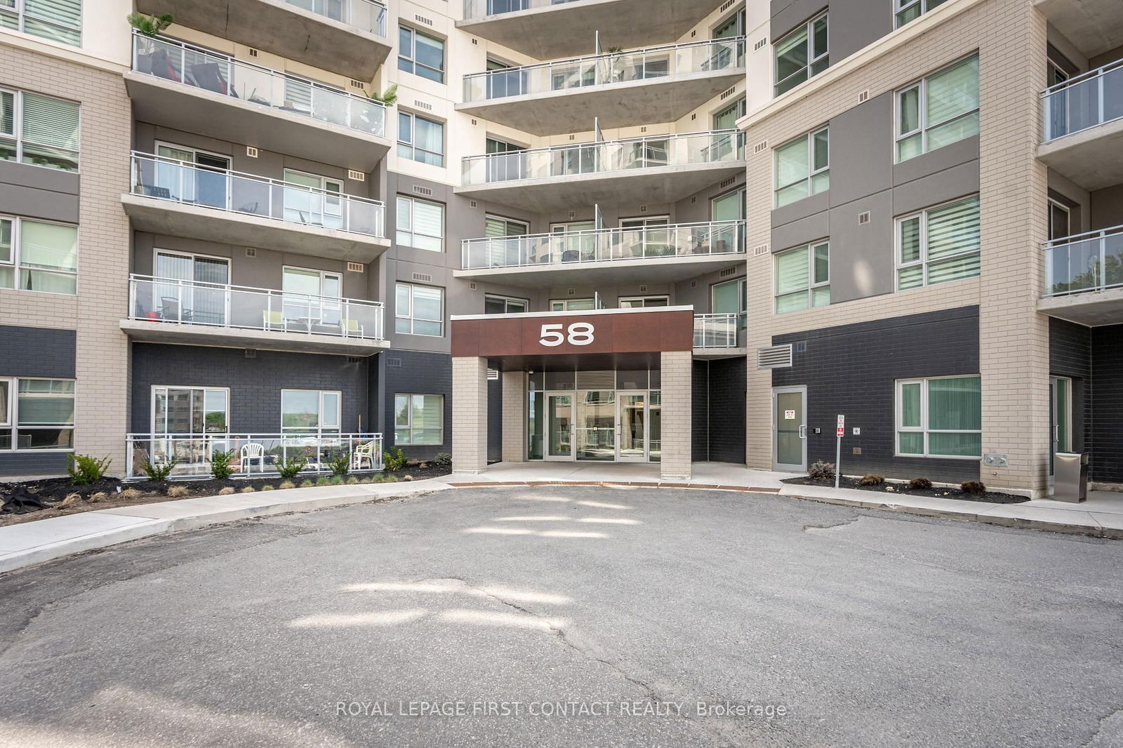 Condo for sale at 106-58 Lakeside Terrace, Barrie, Little Lake, L4M 0H9 - MLS: S12014744