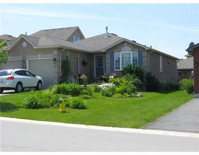 Detached House sold at 101 Lion's Gate Boulevard, Barrie, Ontario, L4M 7E5 - Little Lake - MLS: S1201783