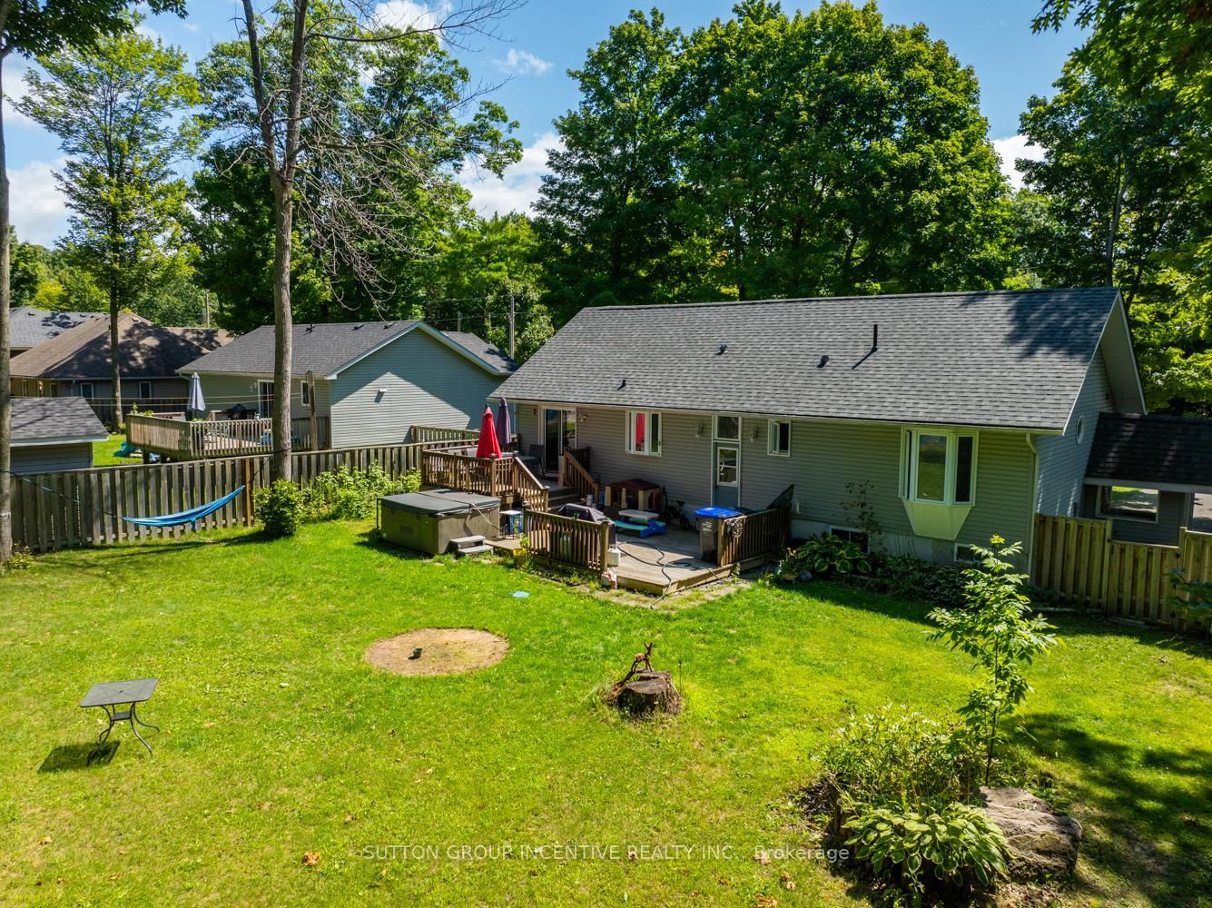 Detached House for sale at 37 St. Laurent Boulevard, Tiny, Rural Tiny, L9M 0J2 - MLS: S12017918