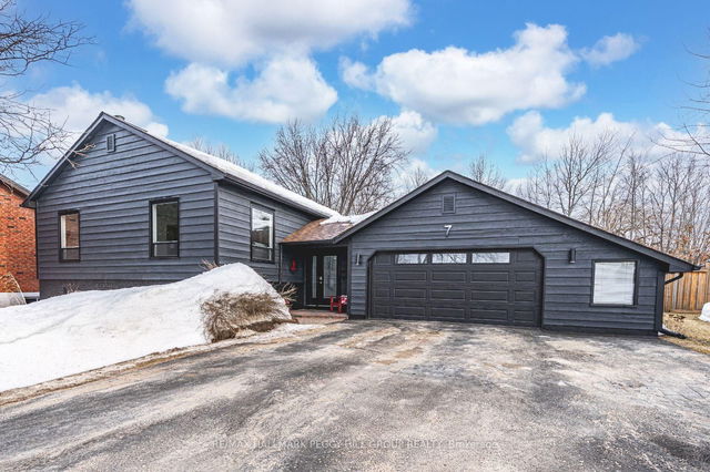 7 Bay Court