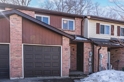Townhouse sold at 15-52 Adelaide Street, Barrie, Ontario, L4N 3T5 - Allandale - MLS: S12019454