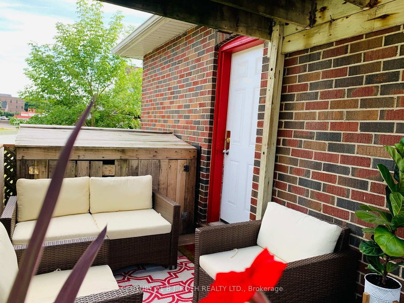 156 Dunlop St W, Barrie, L4N 1B2 | Image 2