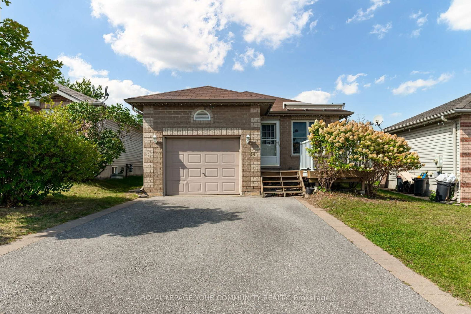 Detached House for sale at 44 Hanmer Street, Barrie, East Bayfield, L4M 6V1 - MLS: S12022717