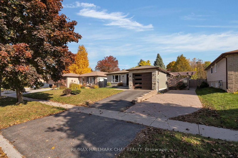 13 Coles St, Barrie, L4N 5W8 | Image 2