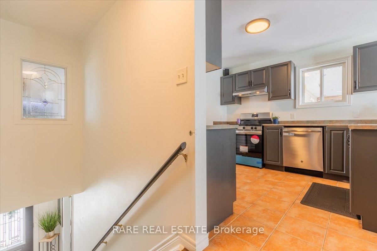 Detached House sold at 26 Ironwood Trail, Oro-Medonte, Ontario, L0K 1E0 - Sugarbush - MLS: S12025225