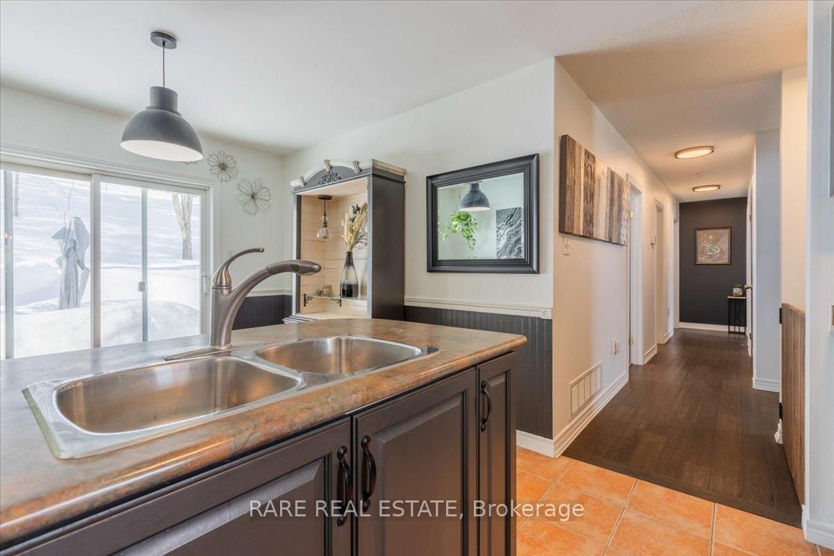 Detached House sold at 26 Ironwood Trail, Oro-Medonte, Ontario, L0K 1E0 - Sugarbush - MLS: S12025225