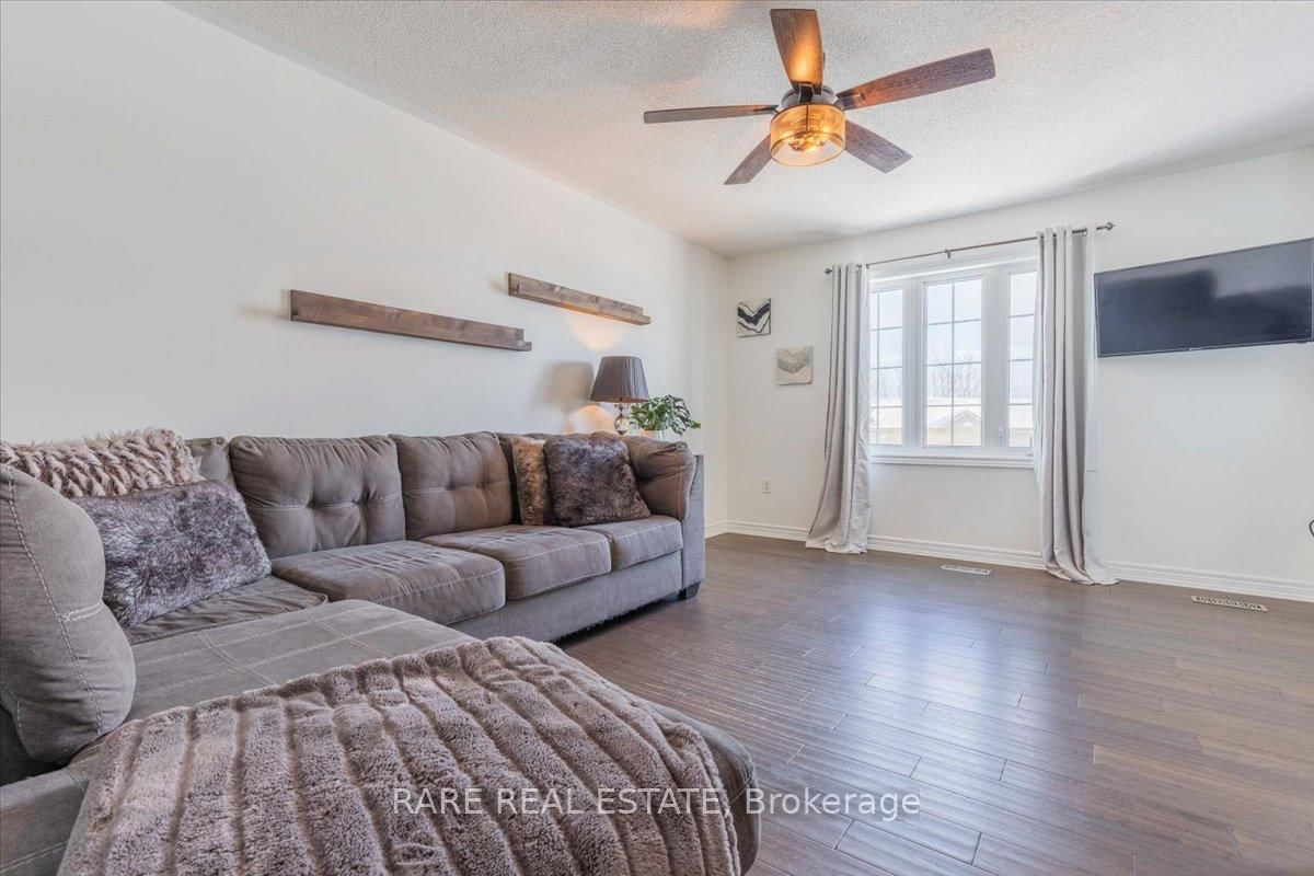 Detached House sold at 26 Ironwood Trail, Oro-Medonte, Ontario, L0K 1E0 - Sugarbush - MLS: S12025225