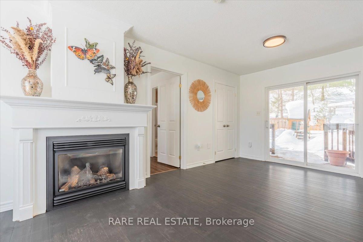 Detached House sold at 26 Ironwood Trail, Oro-Medonte, Ontario, L0K 1E0 - Sugarbush - MLS: S12025225