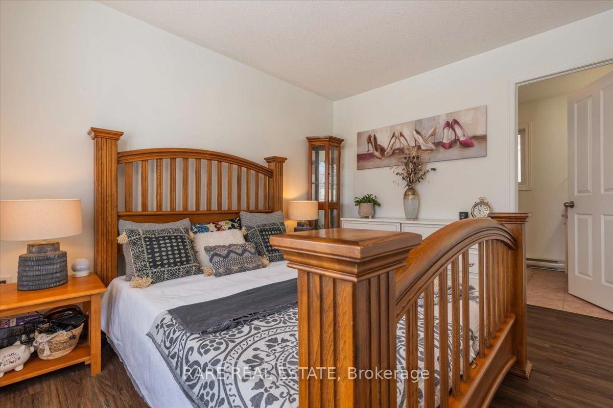 Detached House sold at 26 Ironwood Trail, Oro-Medonte, Ontario, L0K 1E0 - Sugarbush - MLS: S12025225