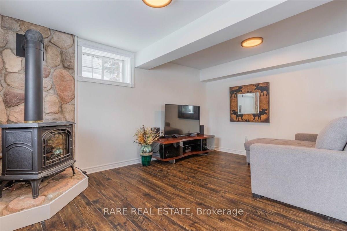 Detached House sold at 26 Ironwood Trail, Oro-Medonte, Ontario, L0K 1E0 - Sugarbush - MLS: S12025225