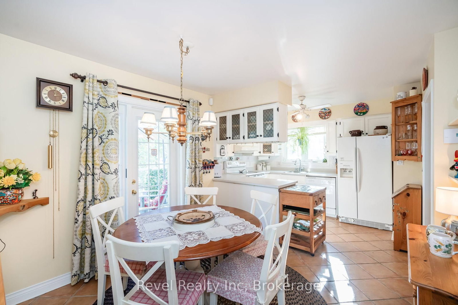 Listing Image 14