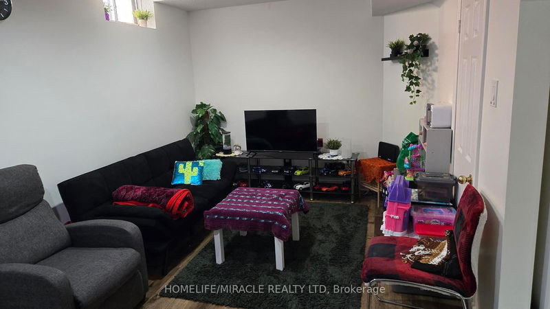 home for lease on Lower-26 Brushwood Crescent