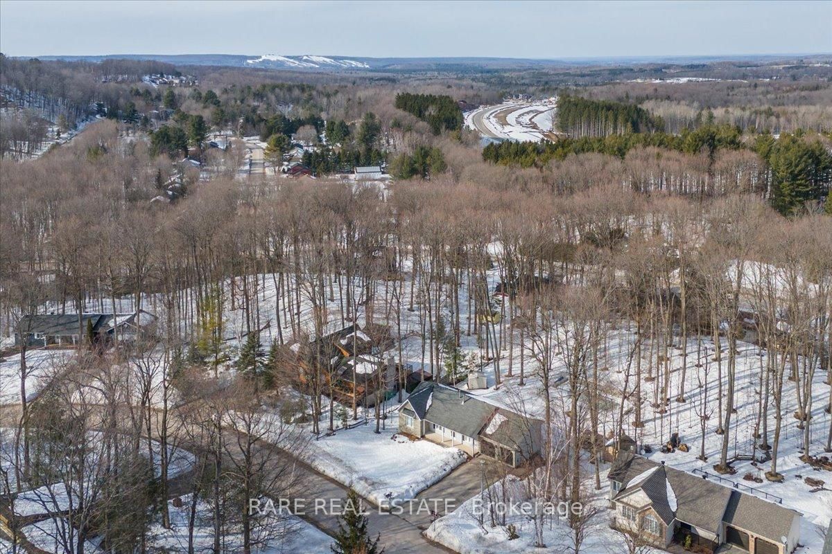 Detached House sold at 18 Monica Court, Oro-Medonte, Sugarbush, L0K 1E0 - MLS: S12029428
