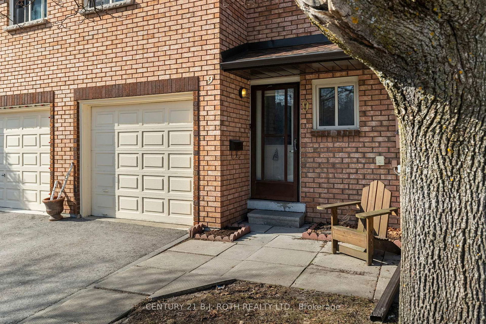 Townhouse for sale at 9 EVERGREEN Court, Barrie, Ardagh, L4N 6W7 - MLS: S12029556