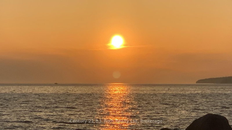 26 Glen Cedar Dr, Tiny, L9M 0H8 | Image 2