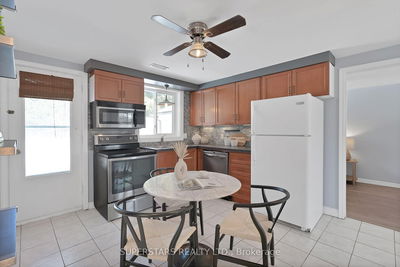 324 Grove St, Barrie - Grove East image-0-3