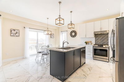 16 Hewson St, Penetanguishene - Penetanguishene image-0-2