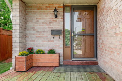 49 BURNS Circ, Barrie - Letitia Heights image-0-1