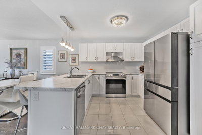 17 Sophie Lane S — photo 4