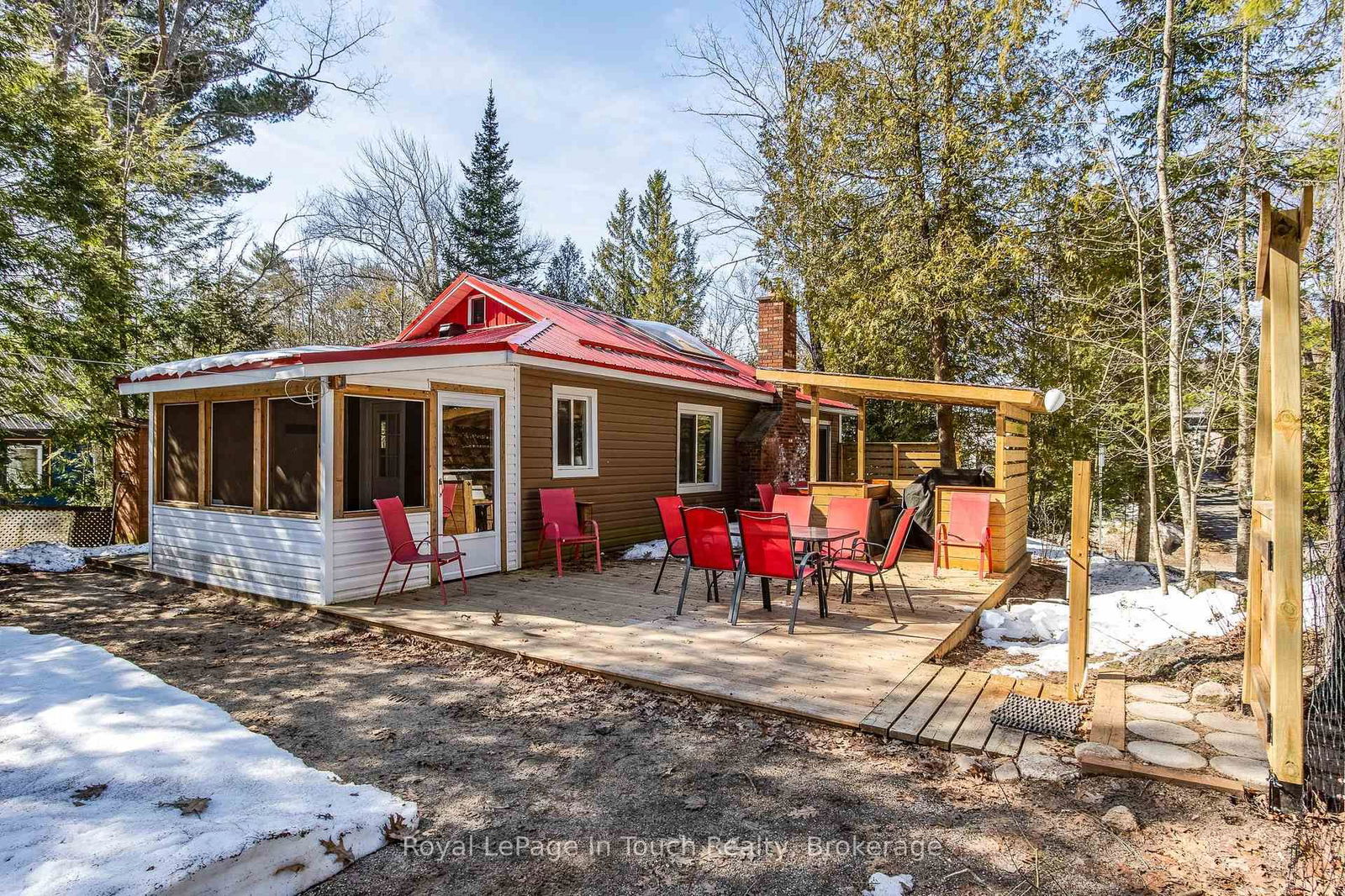 Detached House sold at 77 Tiny Beaches Road, Tiny, Rural Tiny, L0L 2J0 - MLS: S12034148