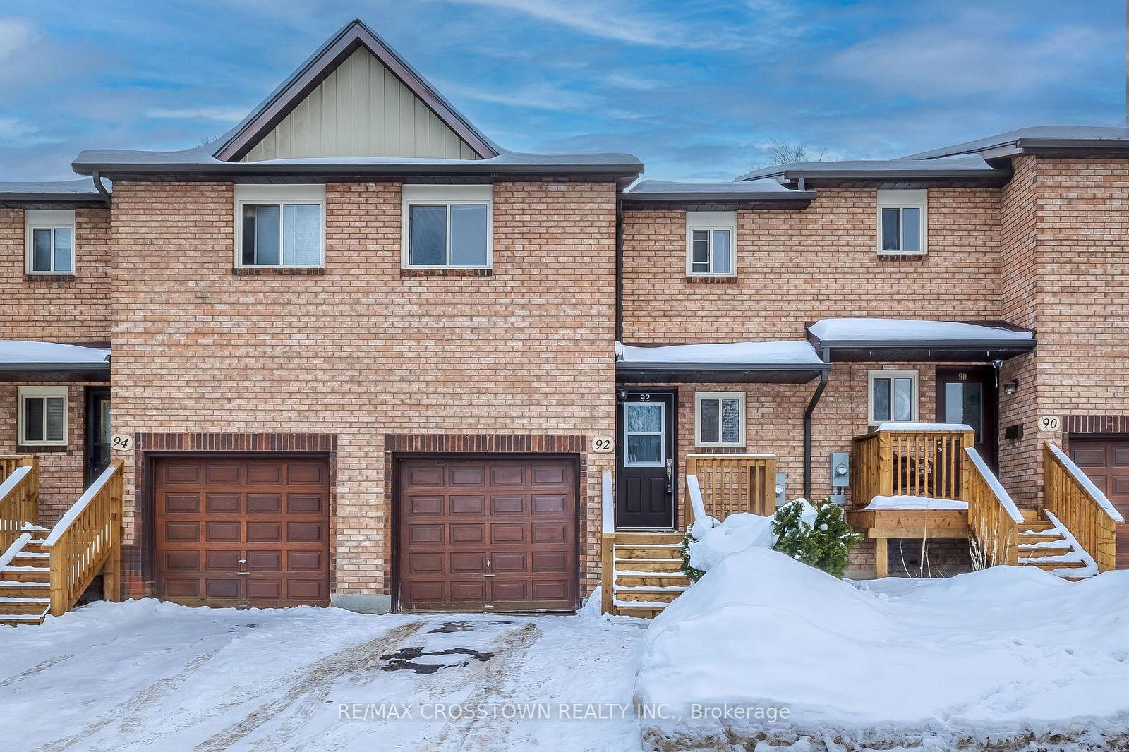 Townhouse for sale at 92 LOGGERS RUN N/A, Barrie, Ardagh, L4N 6W8 - MLS: S12035157