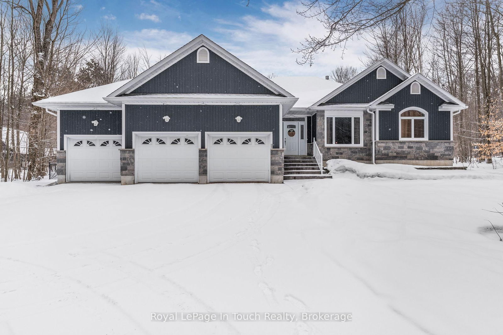 Detached House for sale at 3 Copeland Creek Drive, Tiny, Rural Tiny, L9M 0M3 - MLS: S12038345