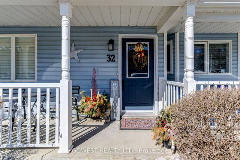 32 Valleymede Crt, Collingwood, L9Y 5E4 | Image 2