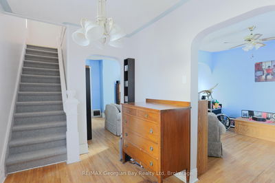 23 Maria St, Penetanguishene - Penetanguishene image-0-3