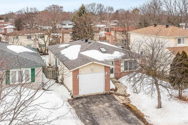 87 Hickling Trail