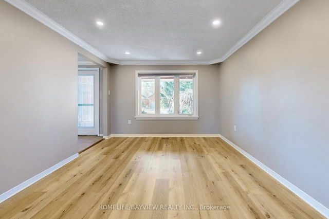 Main & Second floor - 92 IRWIN Drive