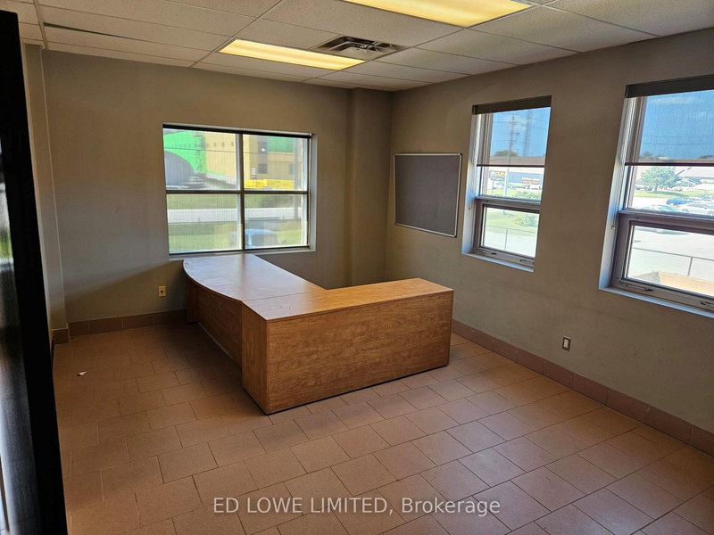 69 Saunders Rd, Barrie, L4N 9A7 | Image 3