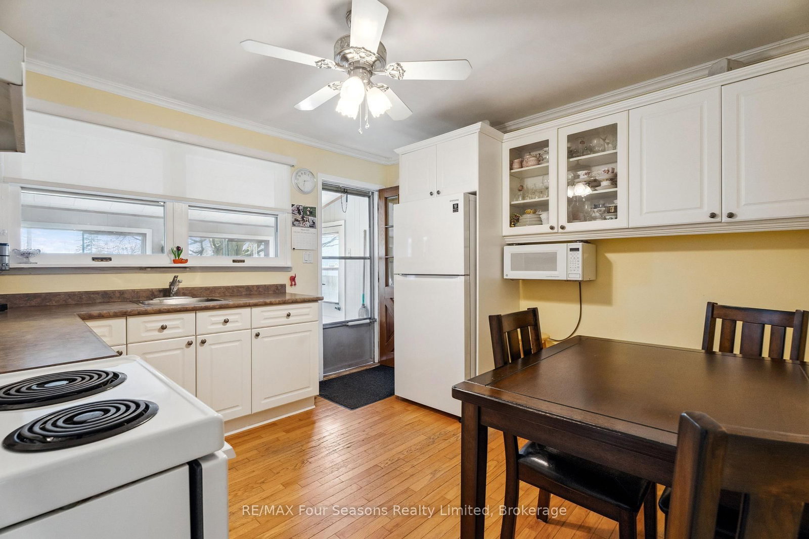 Listing Image 7