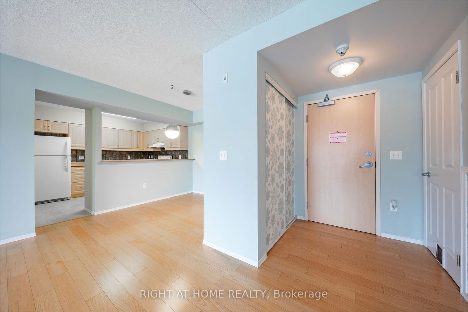 Condo for sale at 208-333 Lafontaine Road, Tiny, Rural Tiny, L9M 0H1 - MLS: S12068221