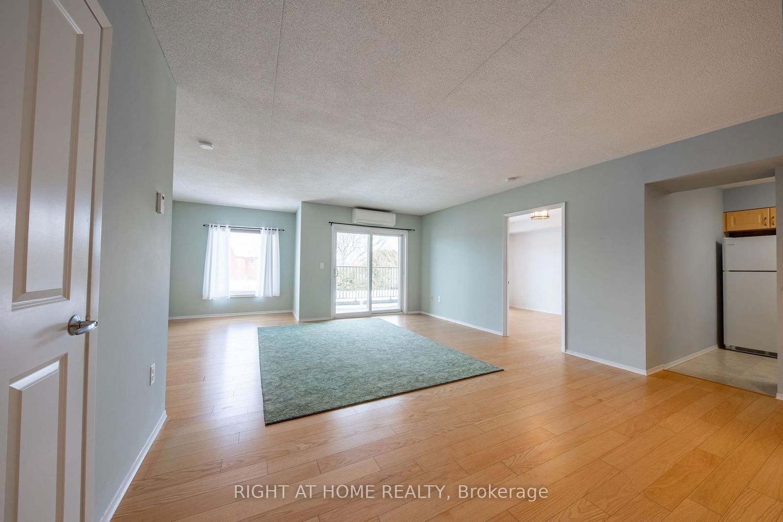 Condo for sale at 208-333 Lafontaine Road, Tiny, Rural Tiny, L9M 0H1 - MLS: S12068221