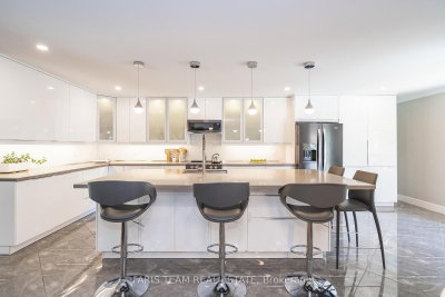 64 Royal Beech Drive — photo 4