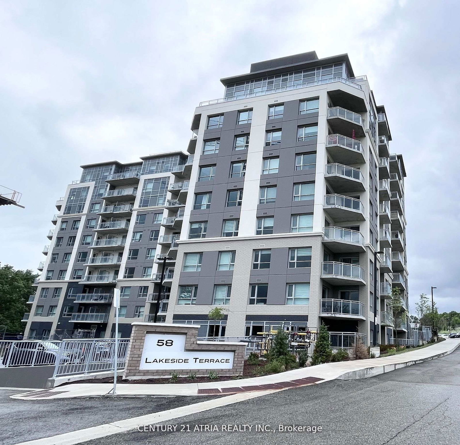 Condo for sale at 1016-58 Lakeside Terrace, Barrie, Little Lake, L4M 0L5 - MLS: S12069559