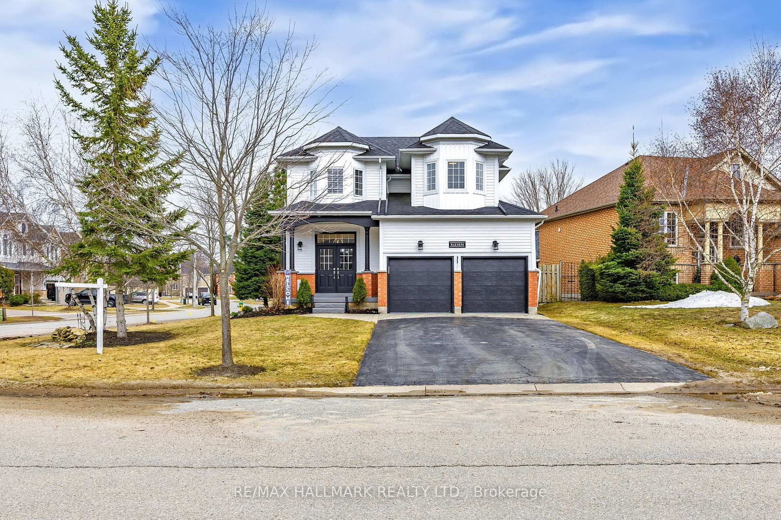 Detached House for sale at 11 Kensington Trail, Barrie, Innis-Shore, L4N 0K5 - MLS: S12074377