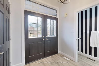 11 Kensington Tr, Barrie - Innis-Shore image-0-2