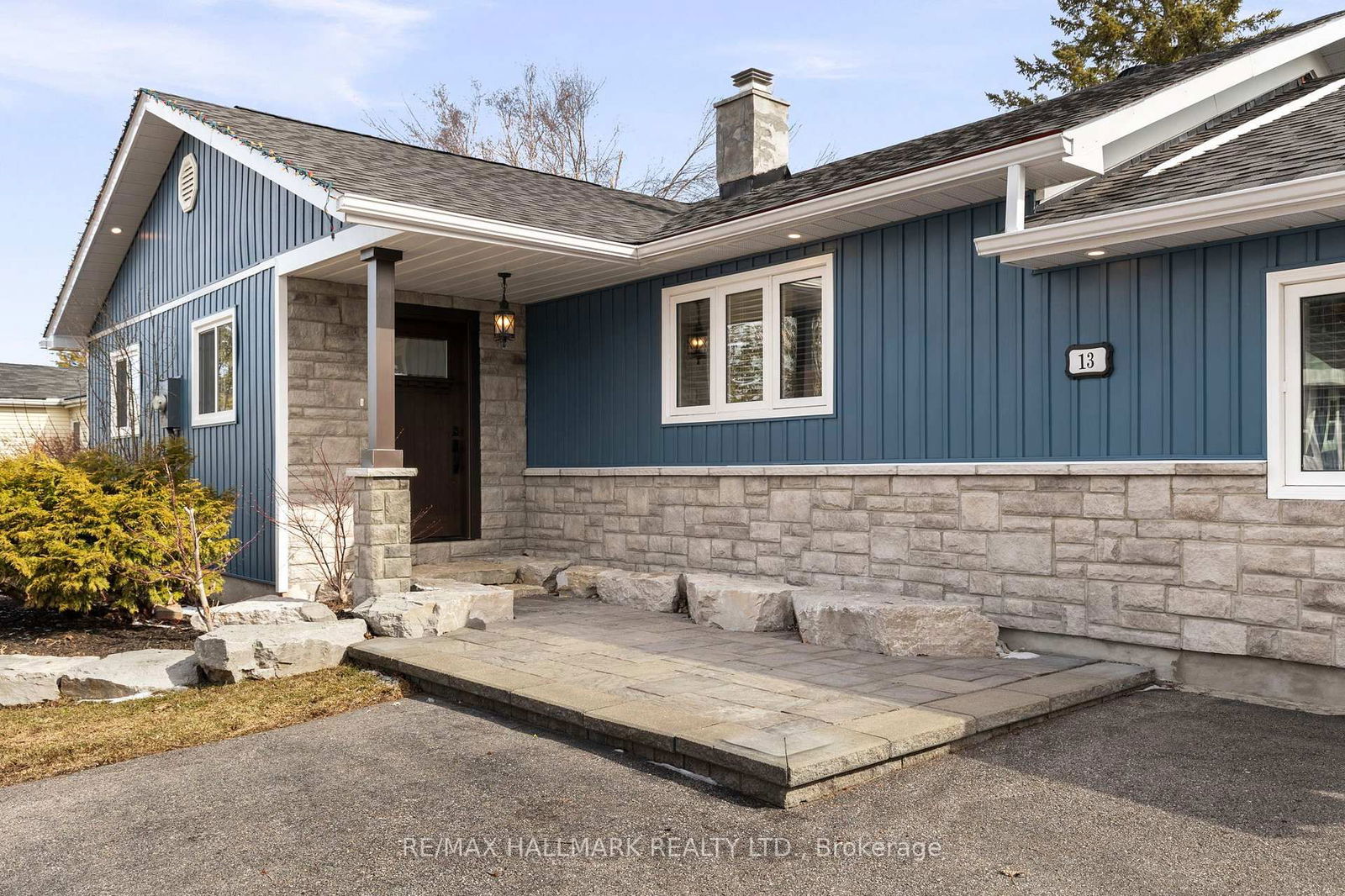Detached House for sale at 13 Pinetree Court, Ramara, Rural Ramara, L0K 1B0 - MLS: S12074751