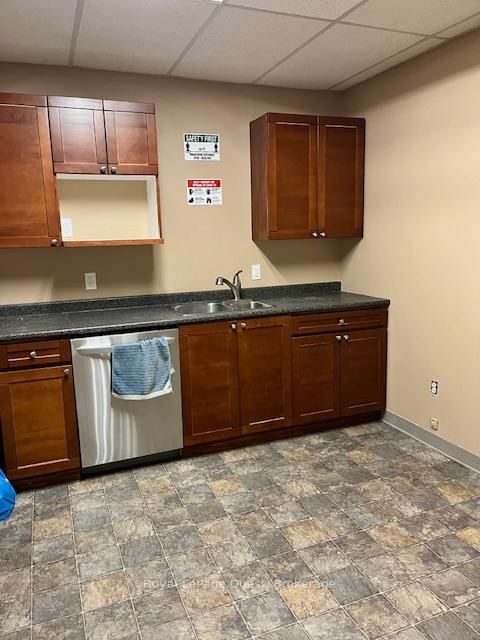 202-203 - 17 Colborne St E, Orillia, L3V 1T4 | Image 3