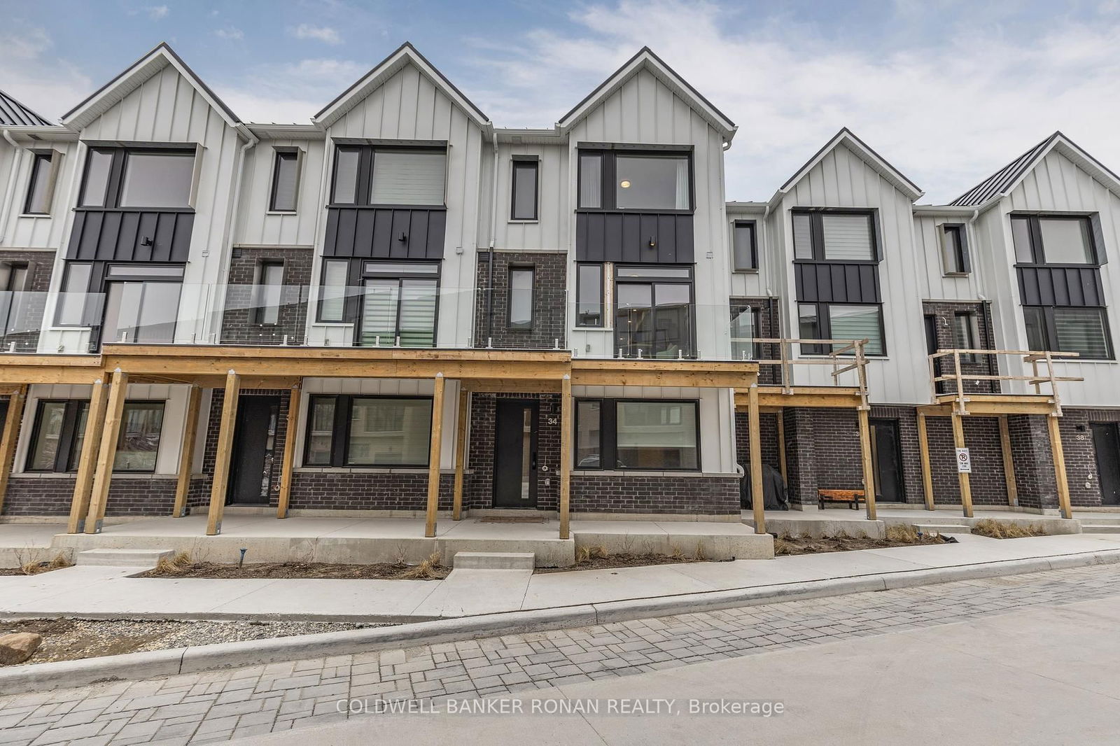Townhouse for sale at 34 Rainwater Lane, Barrie, Holly, L4N 9J6 - MLS: S12075485