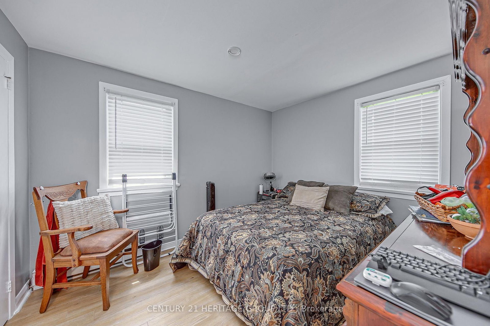 Listing Image 16