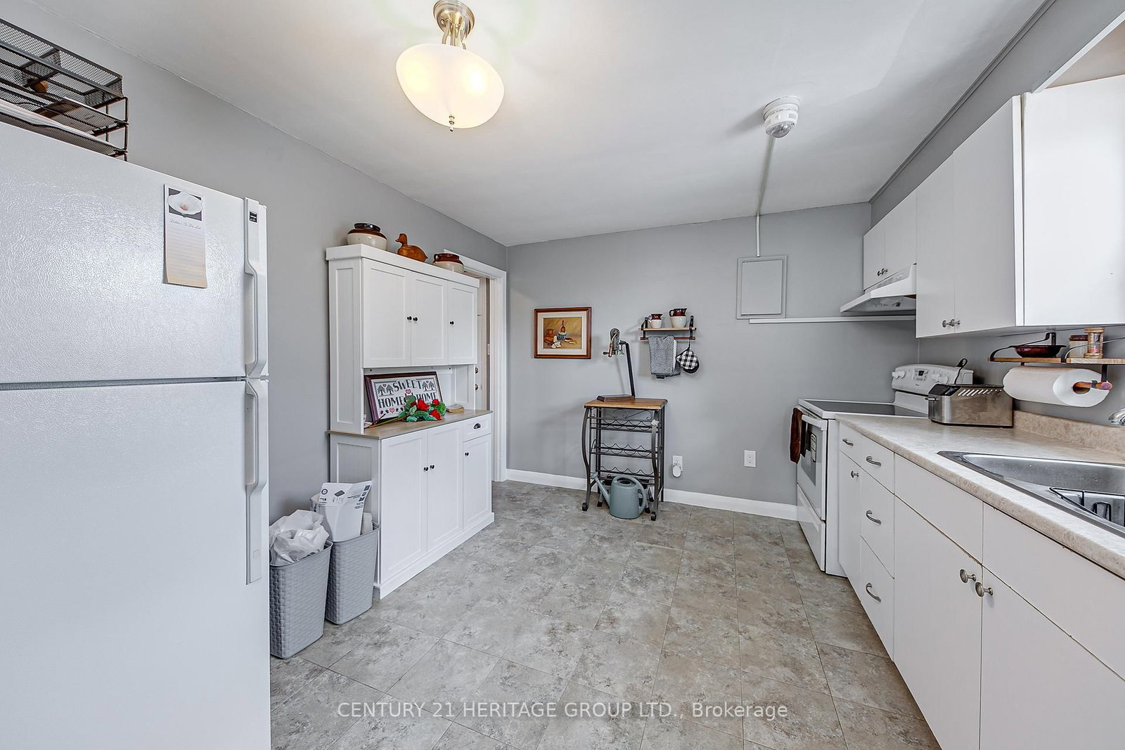 Listing Image 8